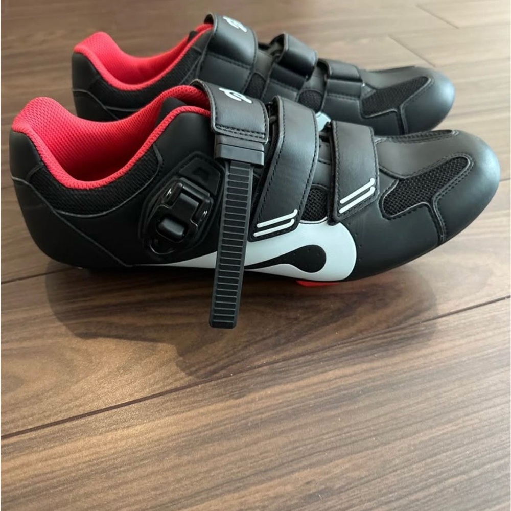 Peloton Cycling Shoes - Men's sz 44 (U.S. 10/10.5) New - never been worn.